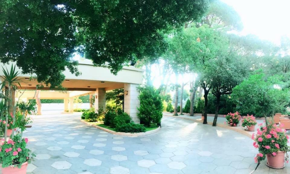 Bzommar Palace Hotel Jounieh Exterior photo